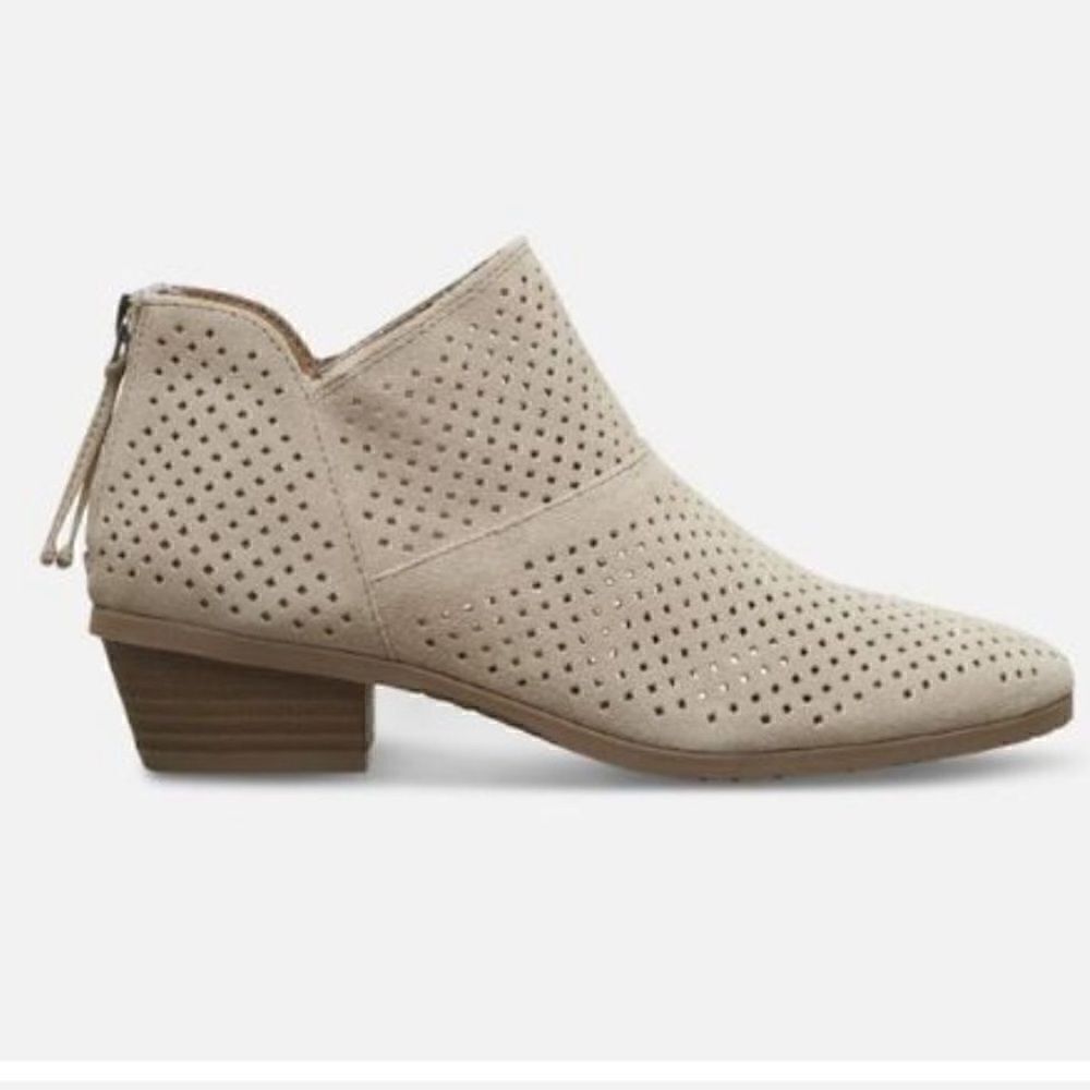 Kenneth Cole Reaction Side Walk Leather Booties. Size 9.5.‎